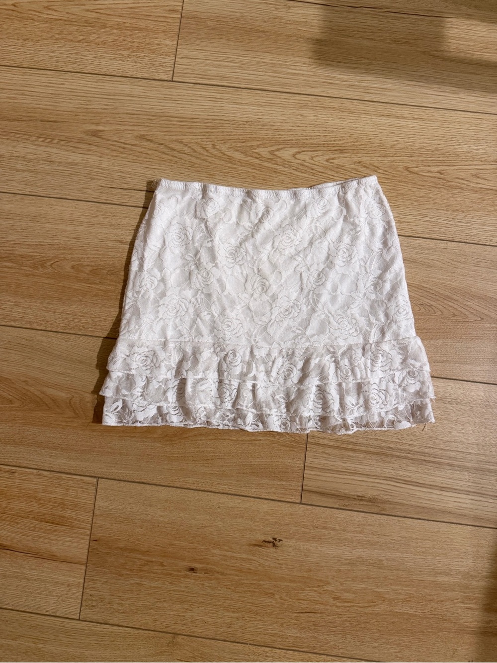 White Lace Ruffle Hem Mini Skirt